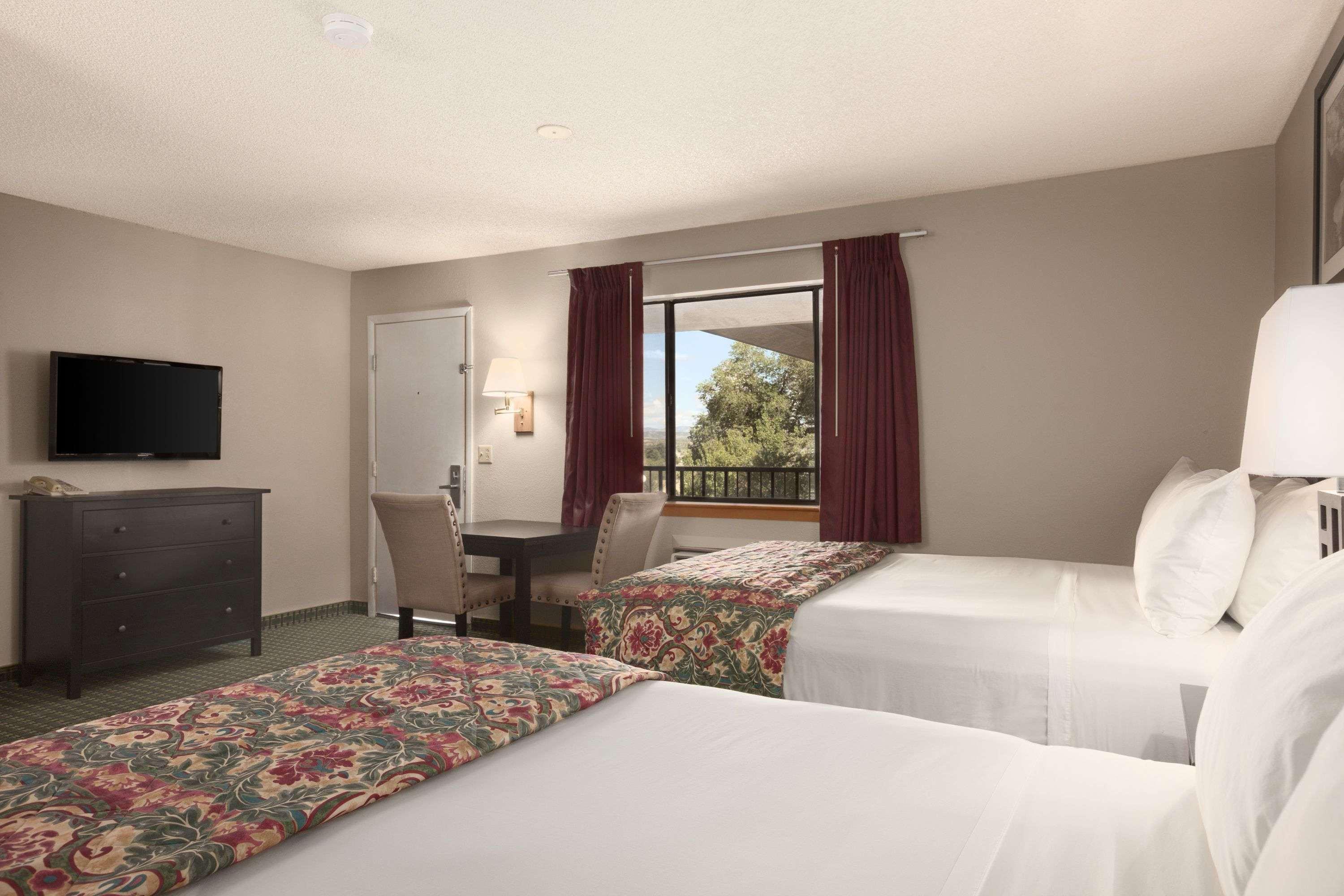 Days Inn By Wyndham Cortez Kültér fotó