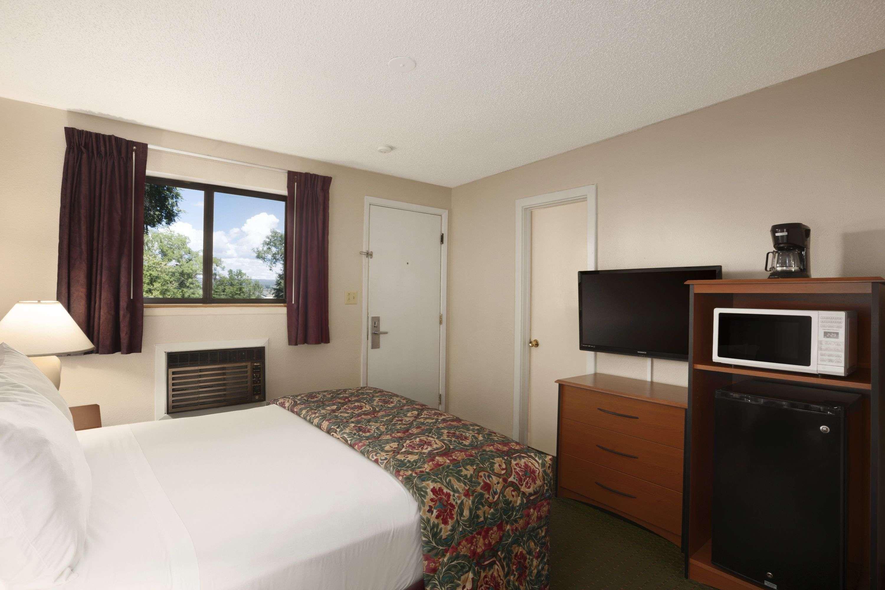 Days Inn By Wyndham Cortez Kültér fotó